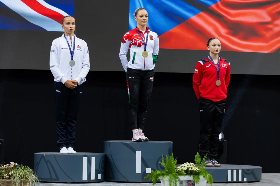 Dunaújvárosi siker született a szombathelyi Torna Challenge Világkupán: Mayer Gréta megnyerte az ugrás döntőjét